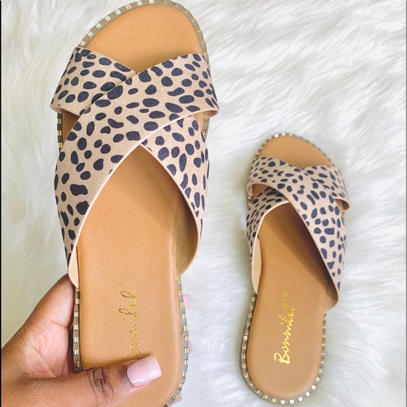 Cheetah Cross Sandals - Picture 3 of 4